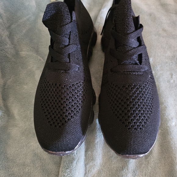 Black Athletic Shoes for Women - Picture 2 of 8